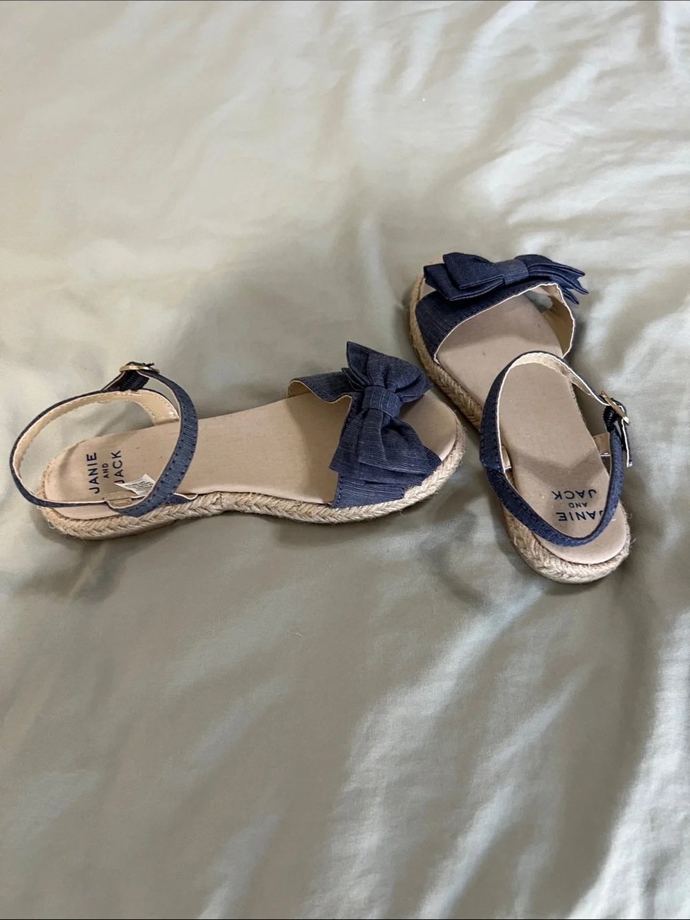 Janie and Jack - Girl’s Navy & Tan Bow Espadrille Sandals - Size 13 (NWOT)